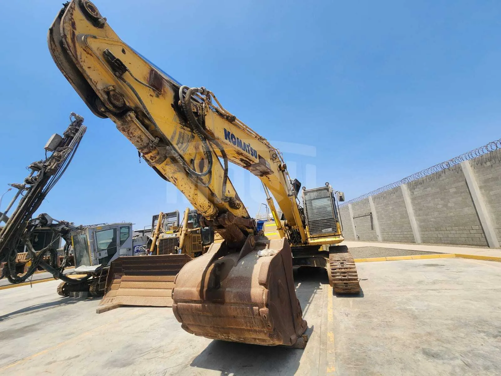 Excavadora sobre orugas KOMATSU PC350LC-8 (2013) - Foto # 3