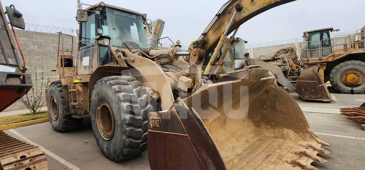 Cargador frontal CATERPILLAR 962H (2015) - Foto # 2