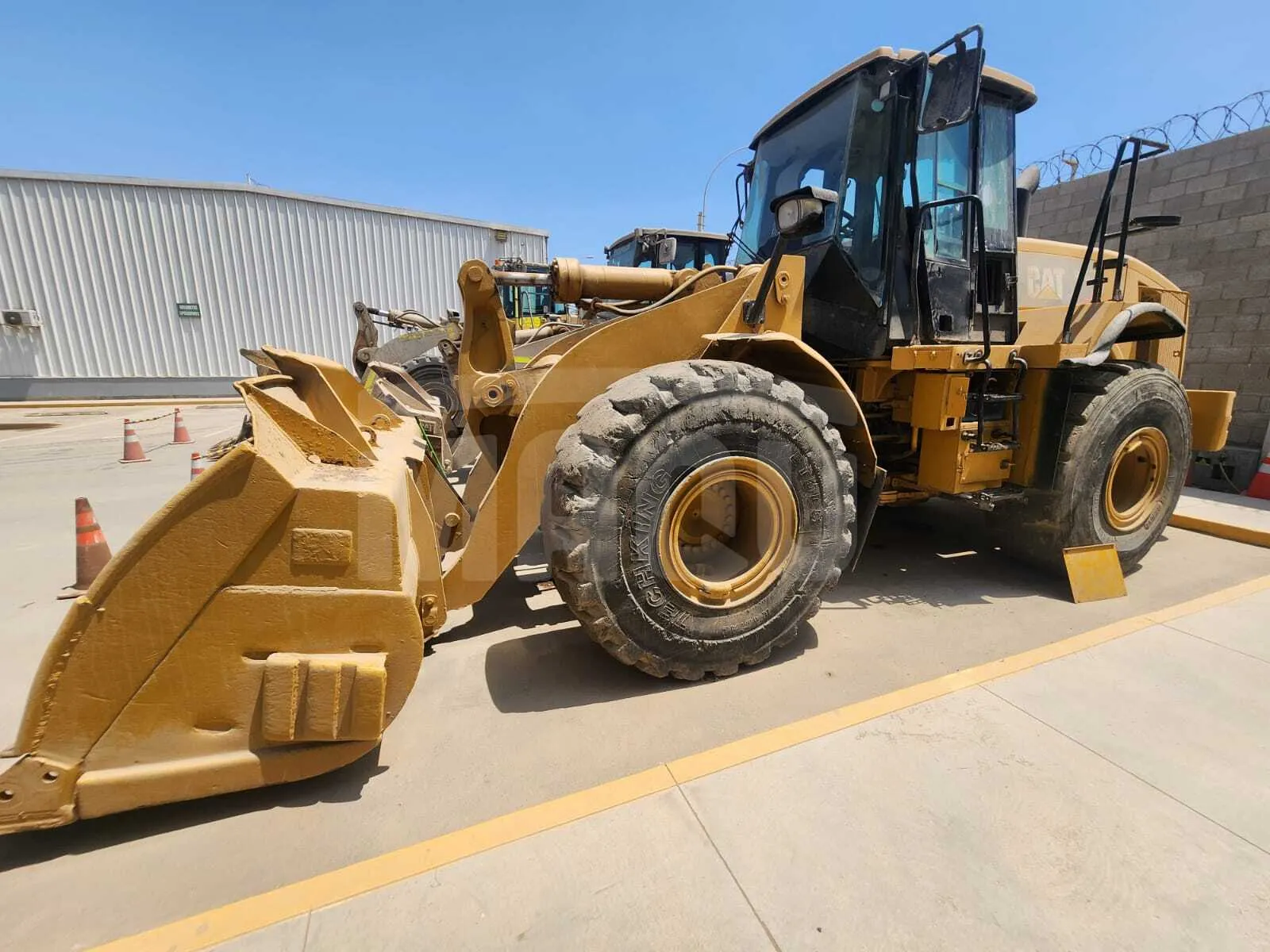 Cargador frontal CATERPILLAR 966H (2014) - Foto # 4