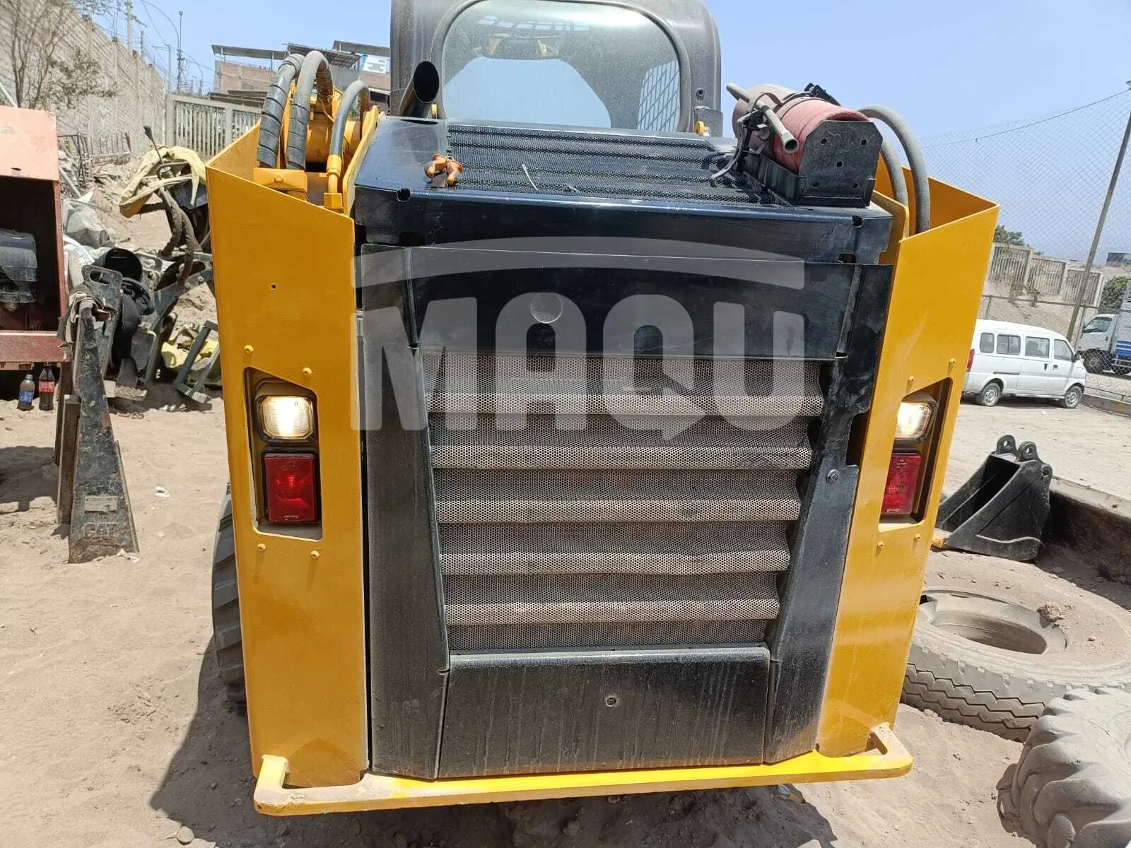 Minicargador CATERPILLAR 246D (2015)