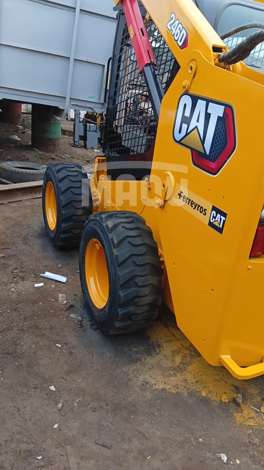 Minicargador CATERPILLAR 246D (2015) - Foto # 5