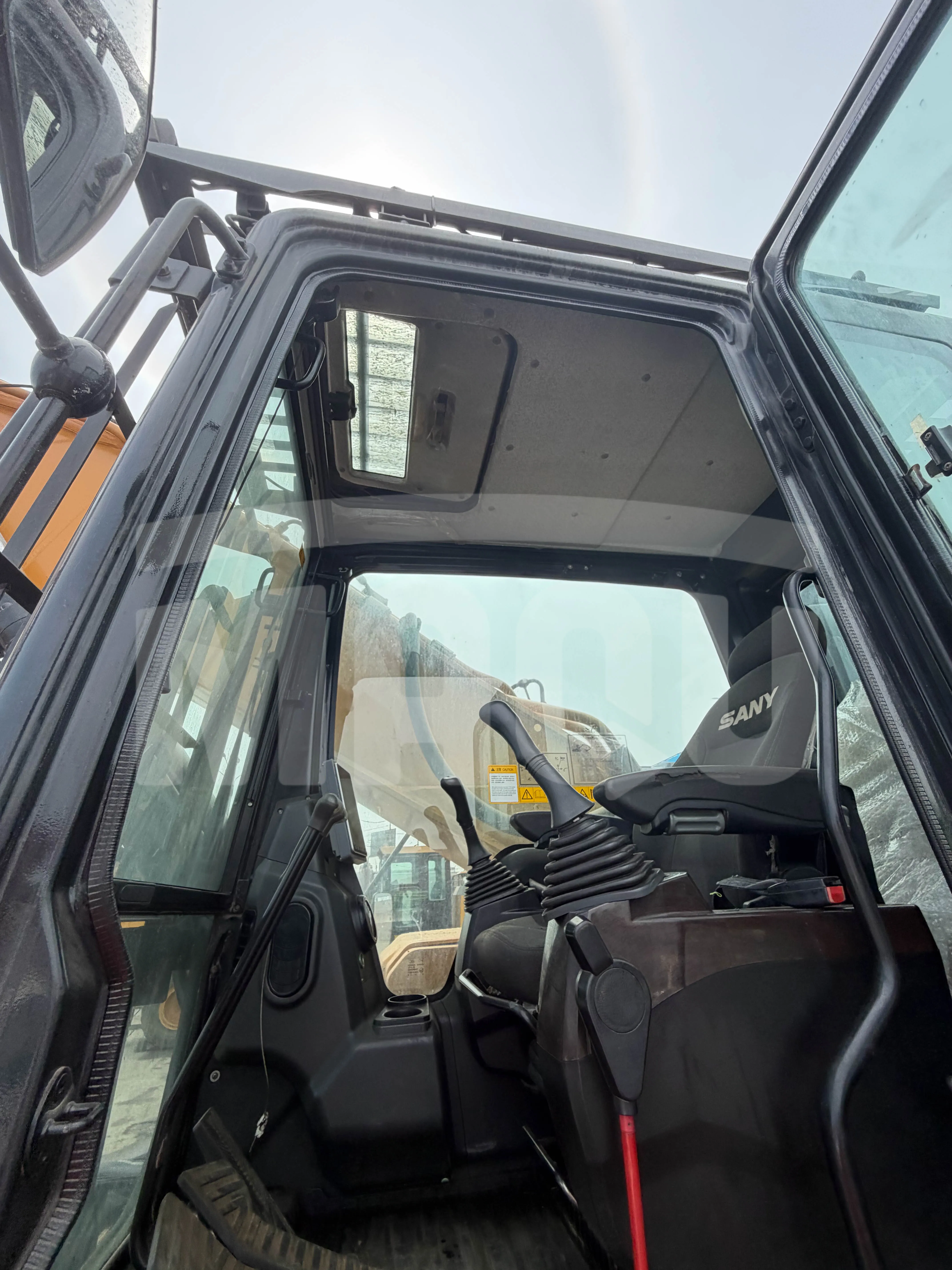 Excavadora sobre orugas SANY SY365H (2021) - Foto # 6