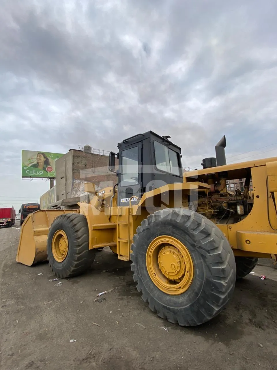 Cargador frontal CATERPILLAR 966C (1990) - Foto # 2