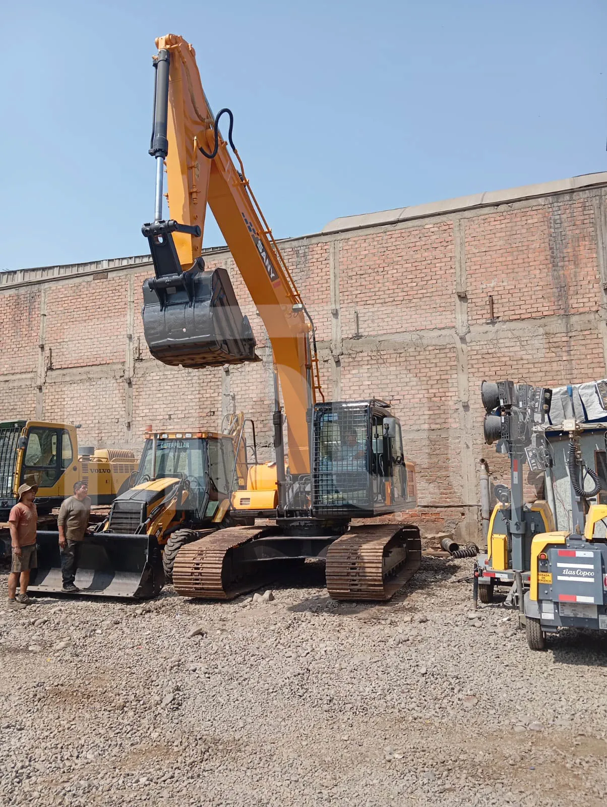 Excavadora sobre orugas SANY SY215C-9LC (2014) - Foto # 5