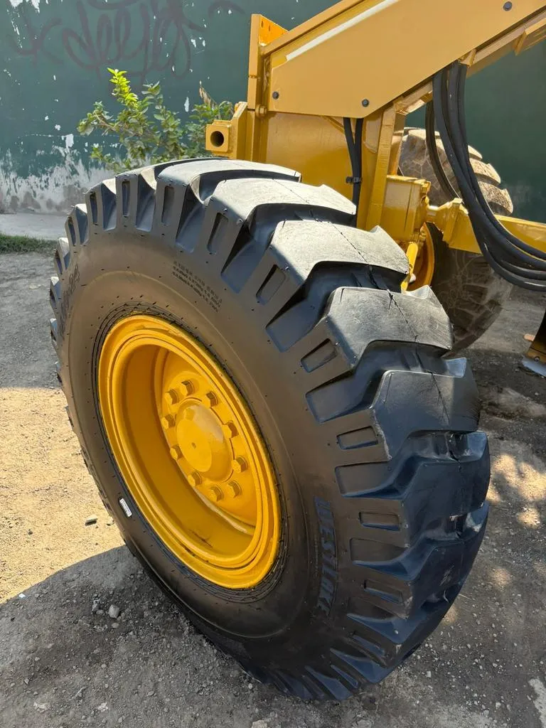 Motoniveladoras CATERPILLAR 140H (1998) - Foto # 4