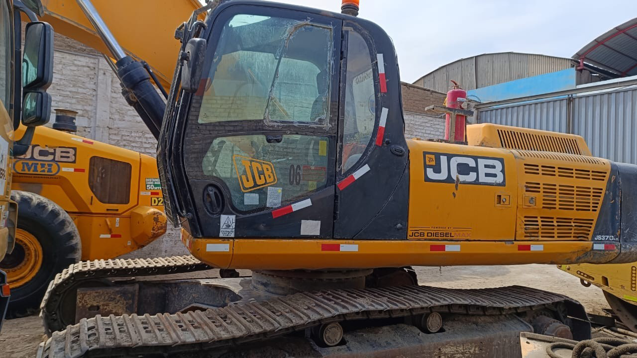 Excavadora sobre orugas JCB JS370 (2017)