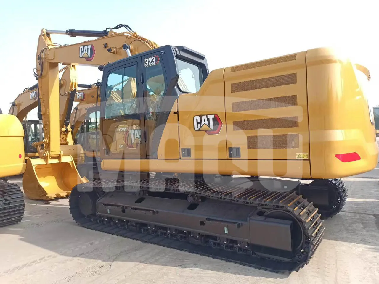 Excavadora sobre orugas CATERPILLAR 323 (2025) - Foto # 2