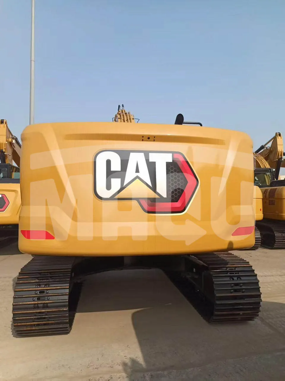 Excavadora sobre orugas CATERPILLAR 323 (2025)