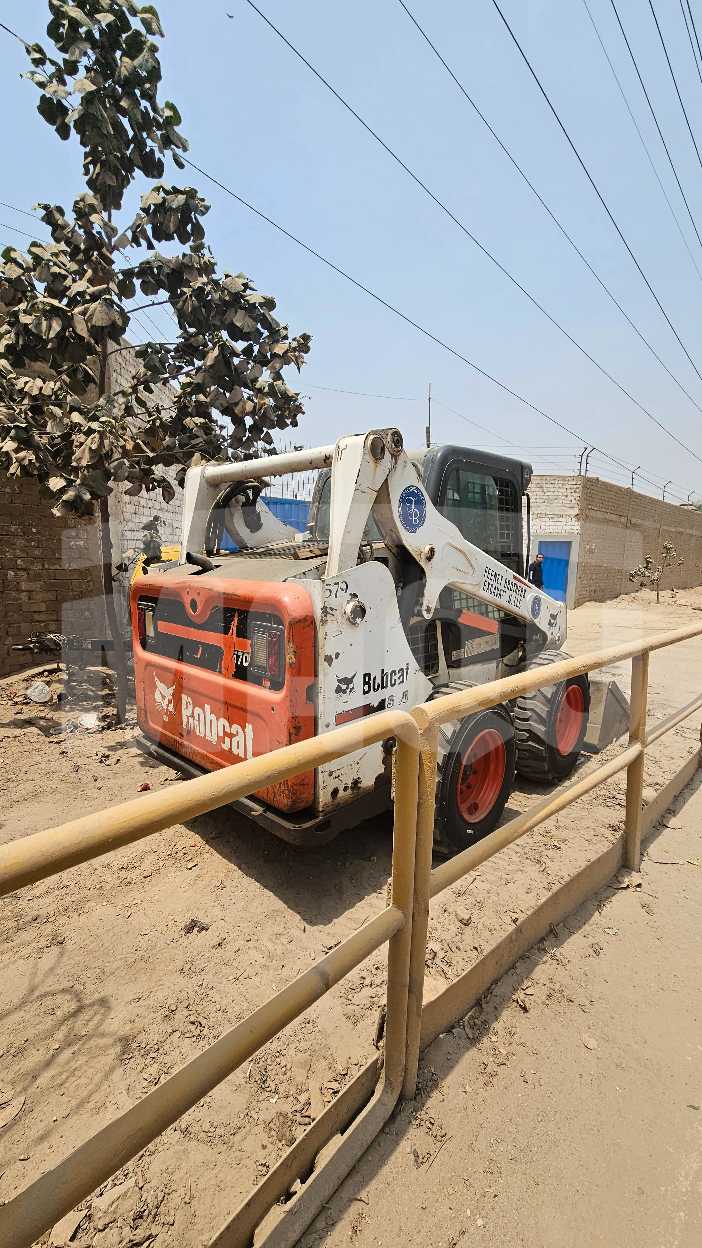 Minicargador BOBCAT S570 (2013) - Foto # 9