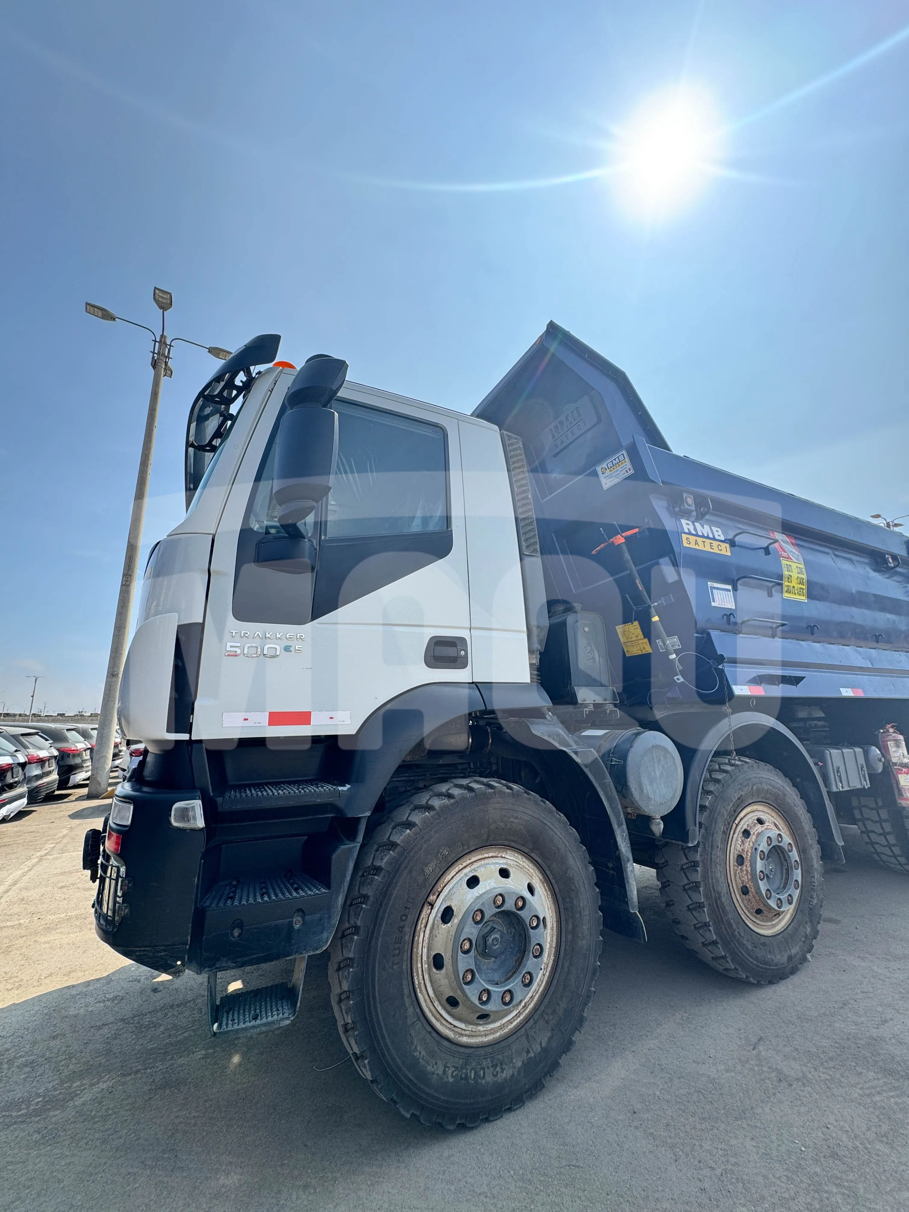 Volquete IVECO TRAKKER AD410T50H (2023) - Foto # 2