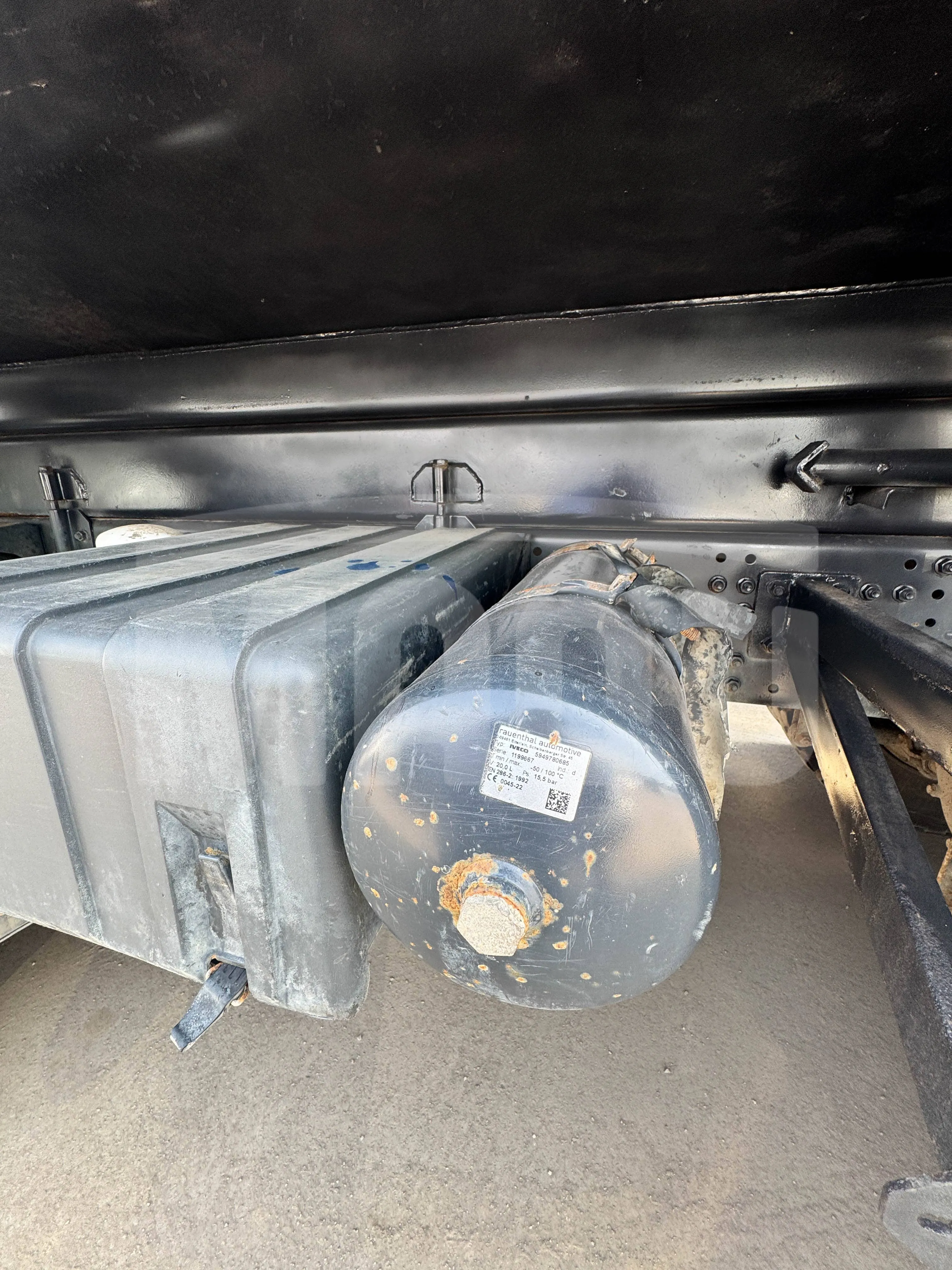 Volquete IVECO TRAKKER AD410T50H (2023) - Foto # 4