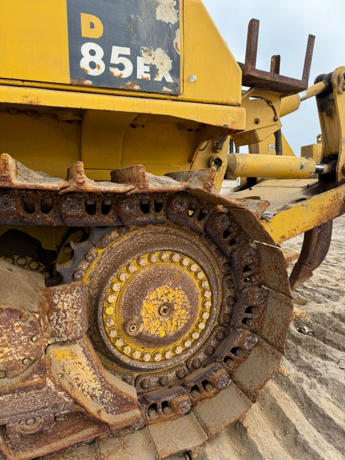 Tractor sobre orugas KOMATSU D85EX-15E0 (2017) - Foto # 4