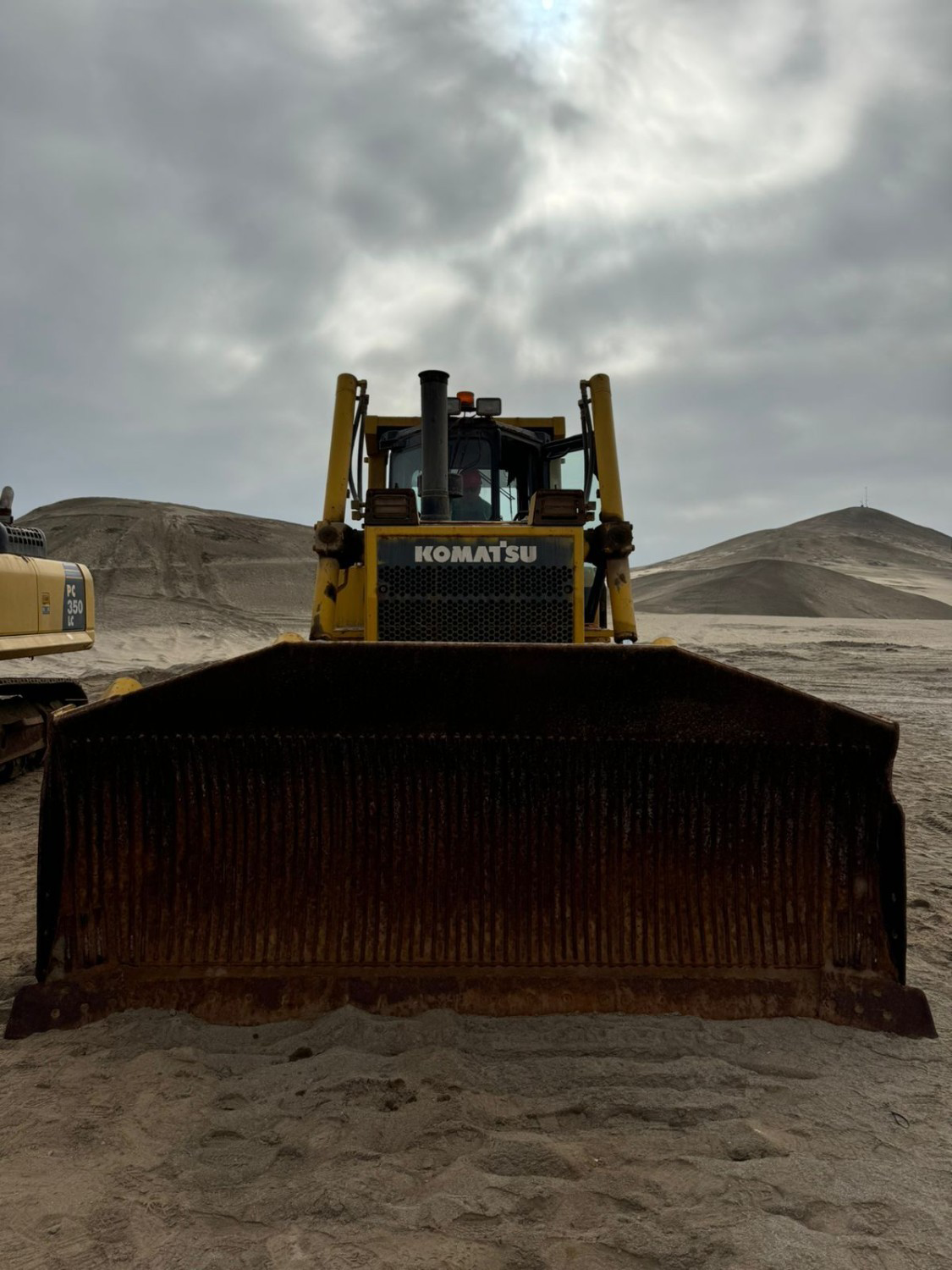 Tractor sobre orugas KOMATSU D85EX-15E0 (2017) - Foto # 2