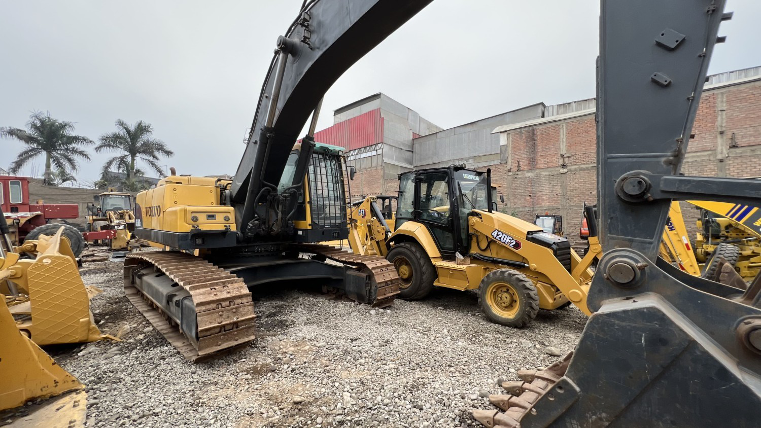 Excavadora sobre orugas VOLVO EC360BLC (2003) - Foto # 2