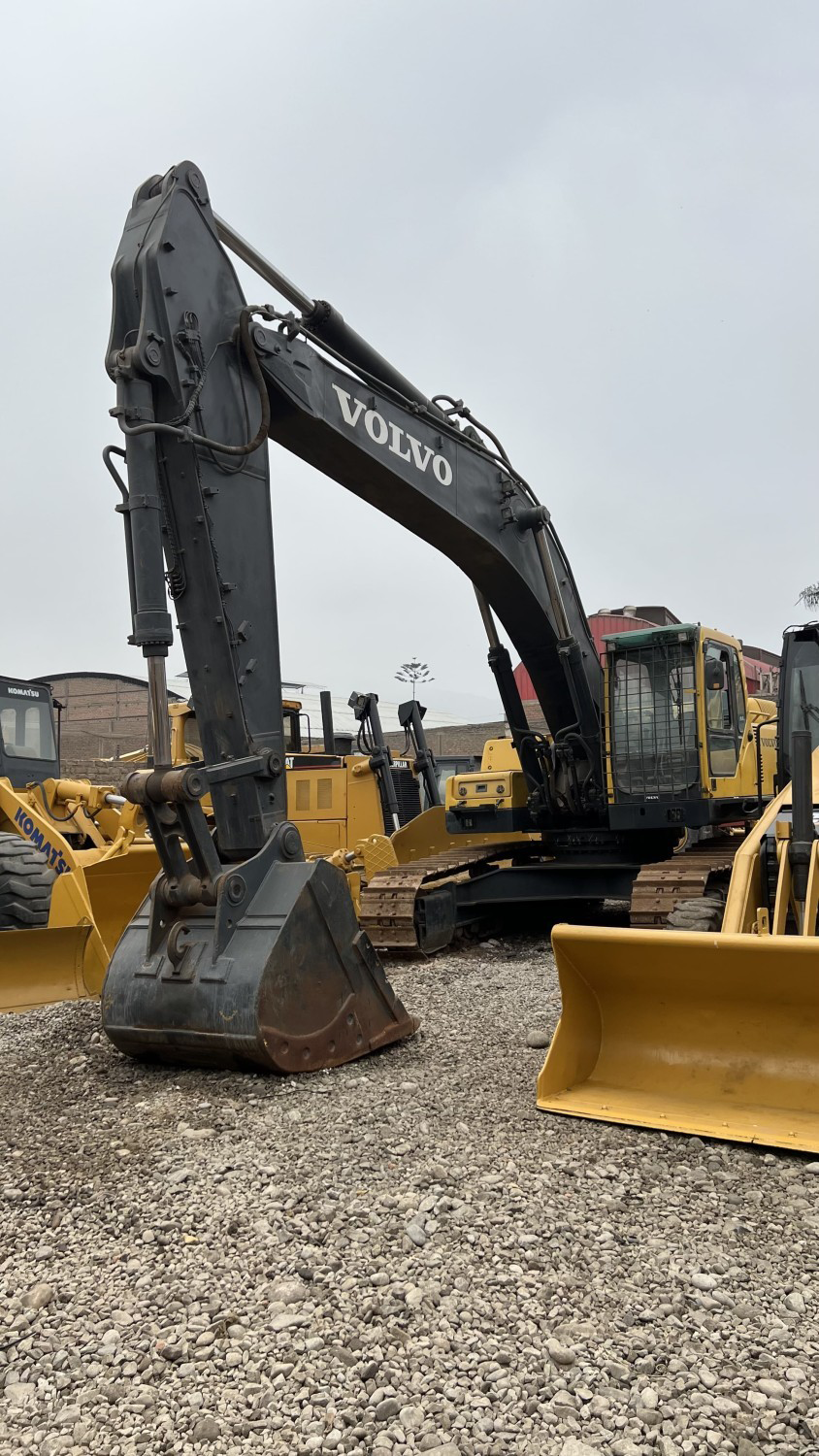 Excavadora sobre orugas VOLVO EC360BLC (2003) - Foto # 3