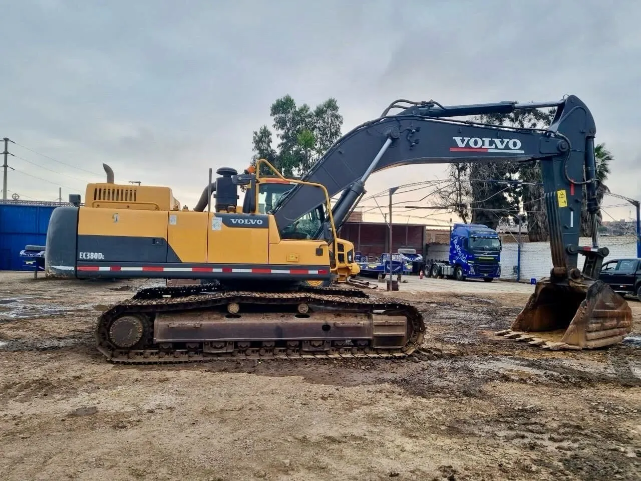 Excavadora sobre orugas VOLVO EC380DL (2021) - Foto # 2