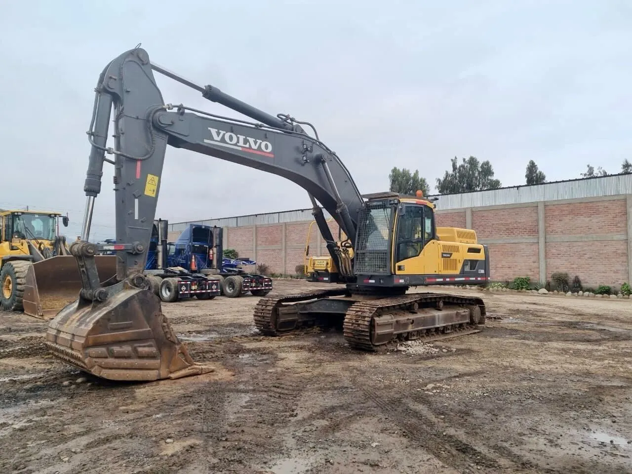 Excavadora sobre orugas VOLVO EC380DL (2021) - Foto # 3